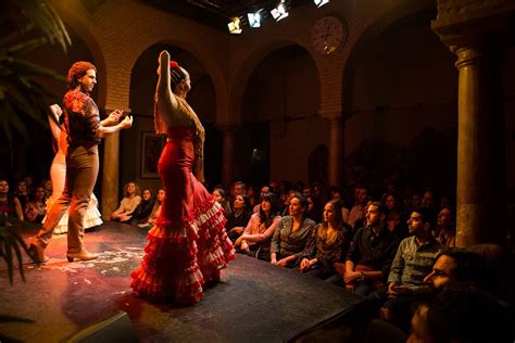 Entre Dos Aguas - Een hypnotiserende tango flamenco die de hartstocht van Sevilla met de melancholie van Andalusië verweeft